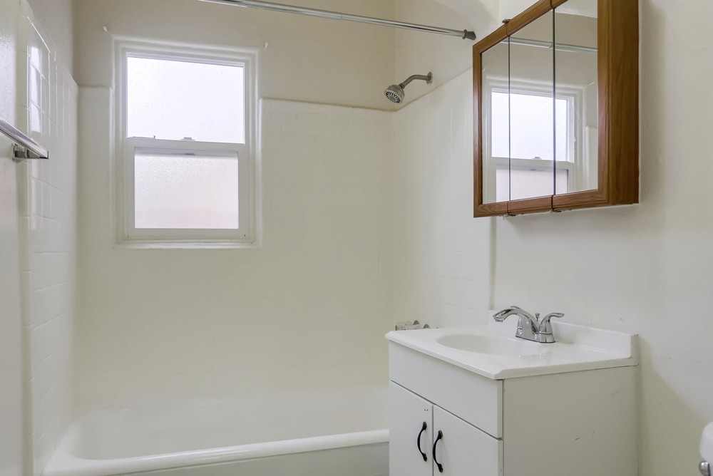 Virtual tour photo 20 of 22 for 3953 Centre St #14