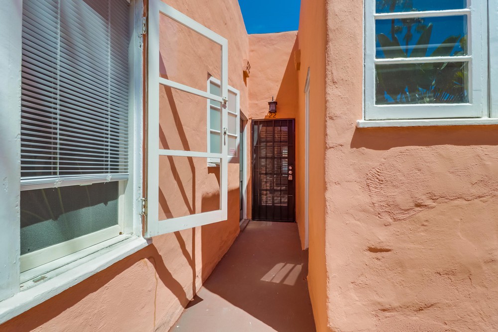 Virtual tour photo 14 of 23 for 3953 Centre St #22