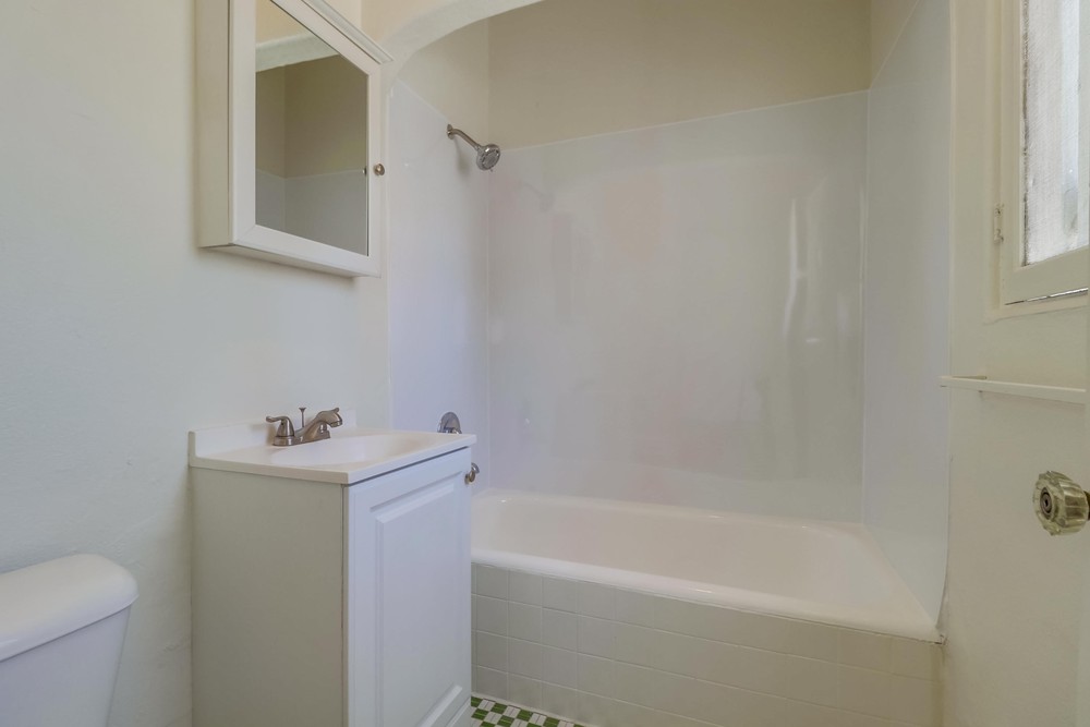 Virtual tour photo 23 of 23 for 3953 Centre St #22