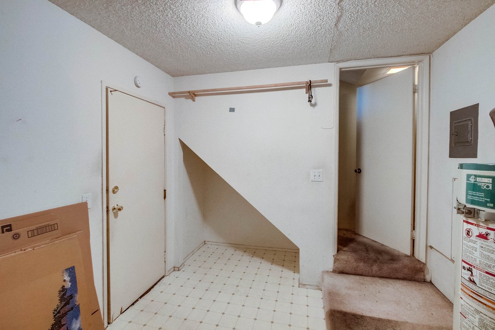 Virtual tour photo 28 of 41 for 3954 60th St