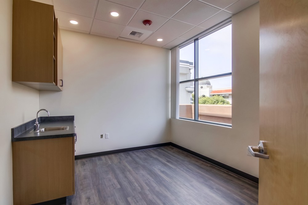 Virtual tour photo 10 of 22 for 3955 Fifth Ave