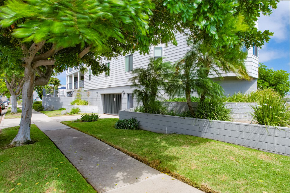 Virtual tour photo 13 of 51 for 3955 Honeycutt St UNIT 201
