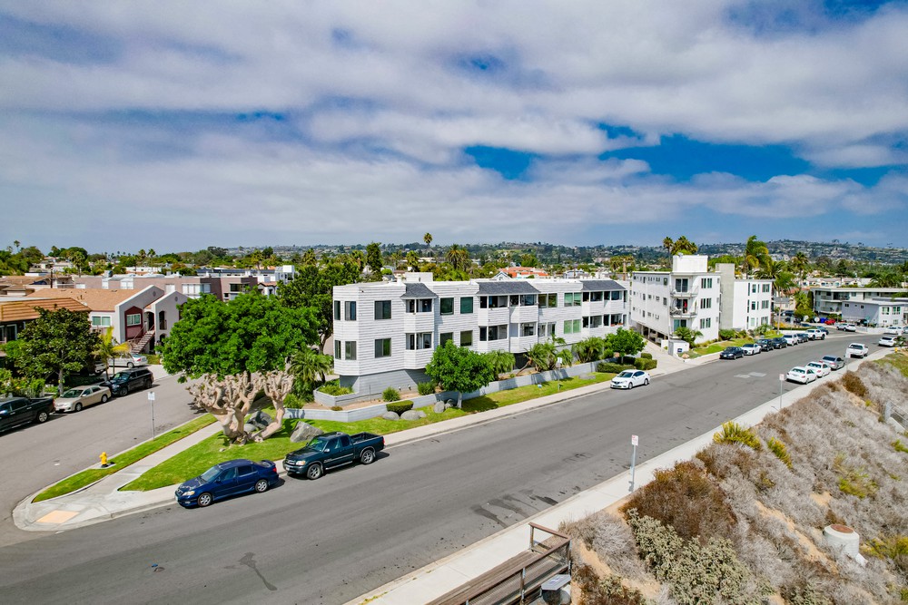 Virtual tour photo 22 of 51 for 3955 Honeycutt St UNIT 201
