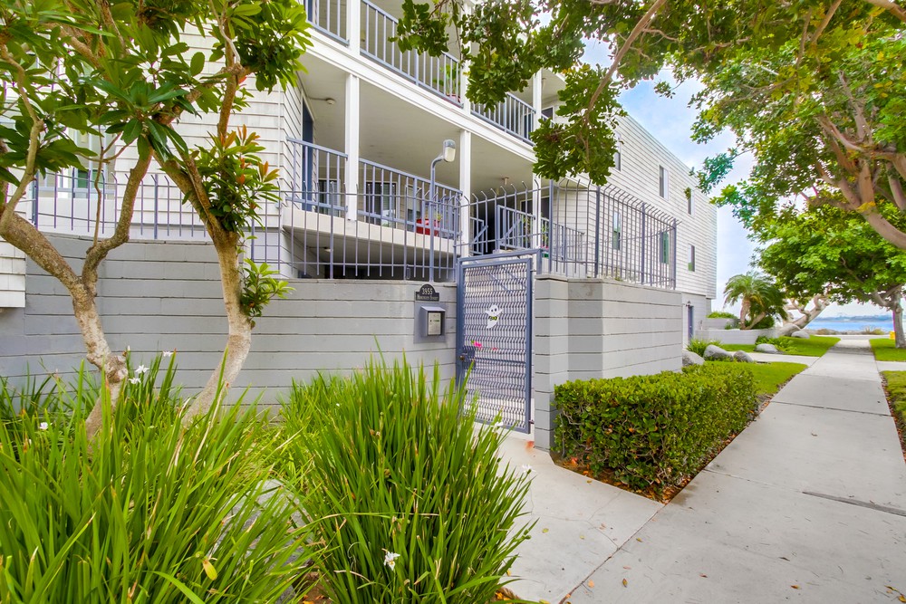 Virtual tour photo 4 of 96 for 3955 Honeycutt St UNIT 201