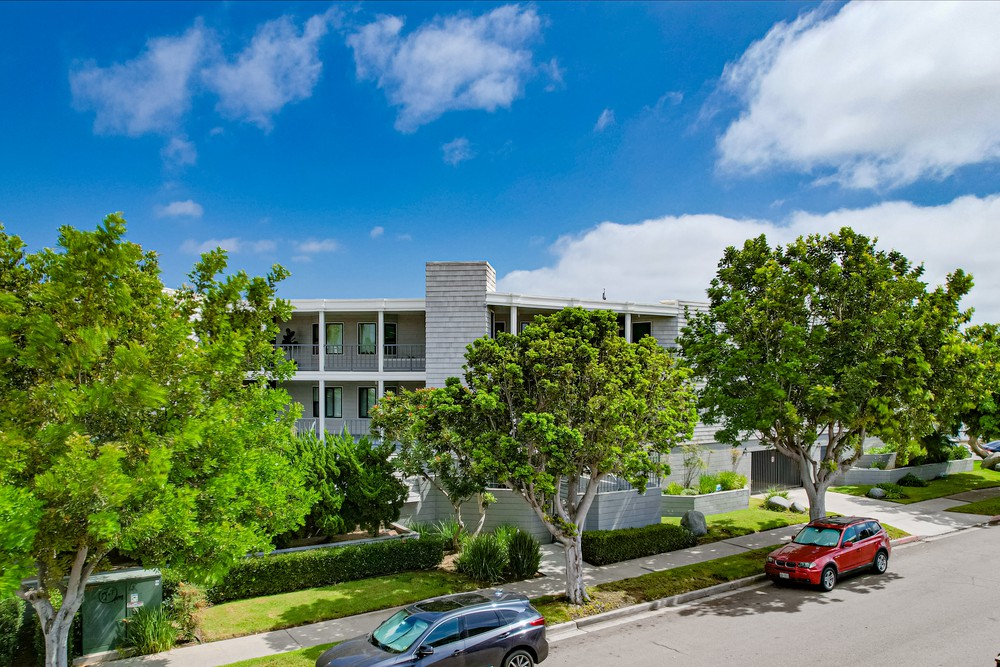 Virtual tour photo 50 of 96 for 3955 Honeycutt St UNIT 201