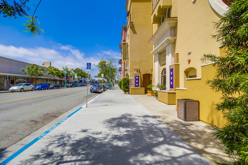 Virtual tour photo 5 of 45 for 3957 30th St #222