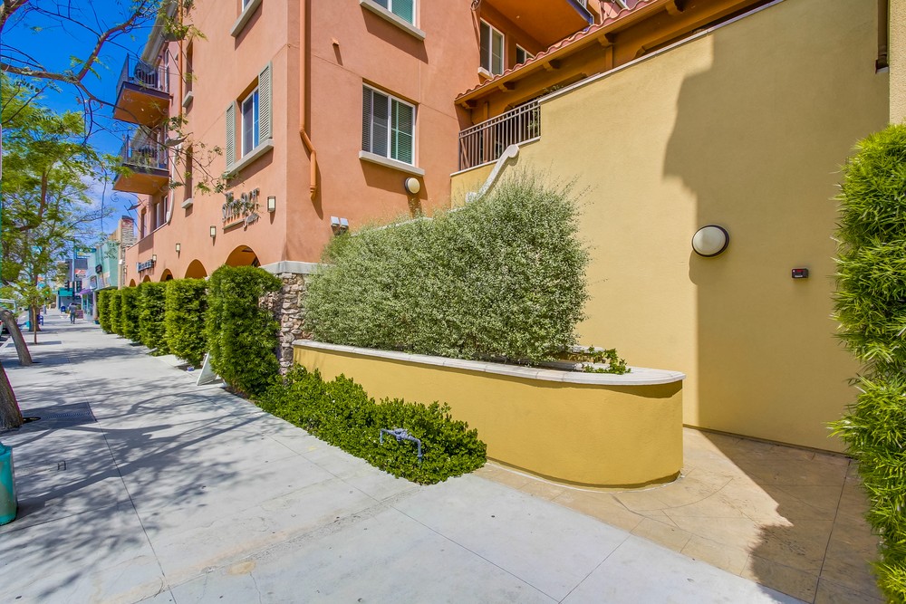 Virtual tour photo 6 of 45 for 3957 30th St #222