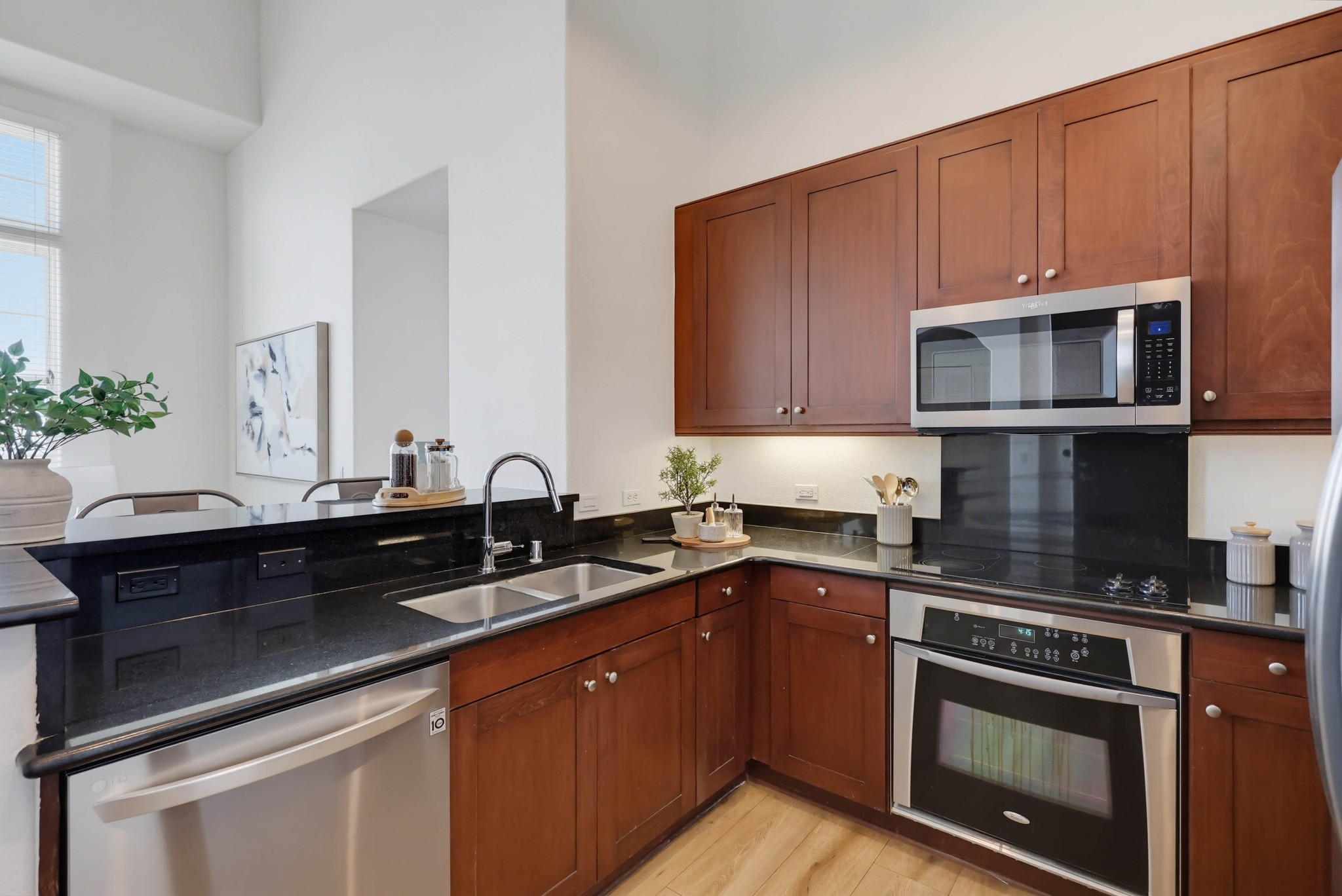 Virtual tour photo 15 of 77 for 3957 30th St
