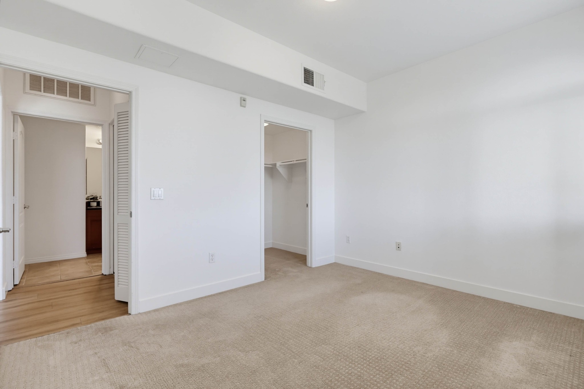 Virtual tour photo 32 of 77 for 3957 30th St