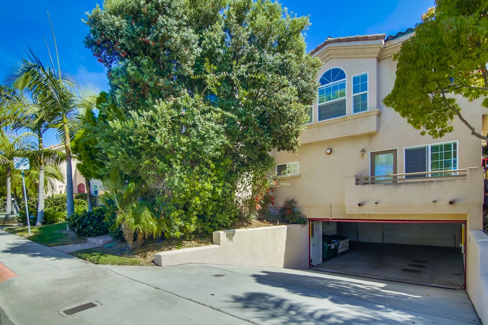 Virtual tour photo 4 of 51 for 3957 Riviera Dr