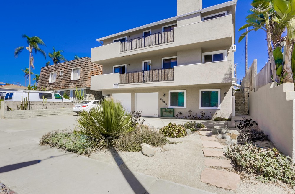Virtual tour photo 1 of 30 for 3959 Alabama St APT 4