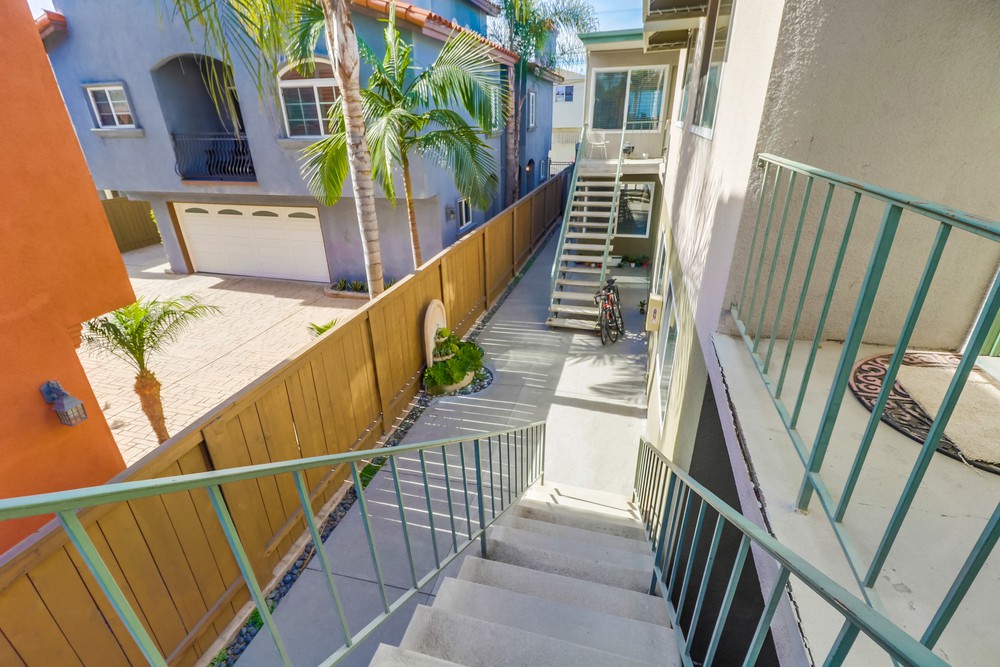 Virtual tour photo 8 of 27 for 3960 Arizona St APT 6