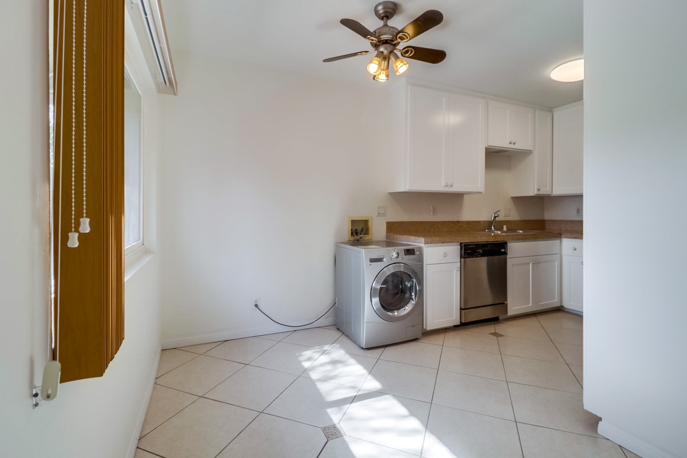 Virtual tour photo 15 of 27 for 3960 Arizona St APT 6