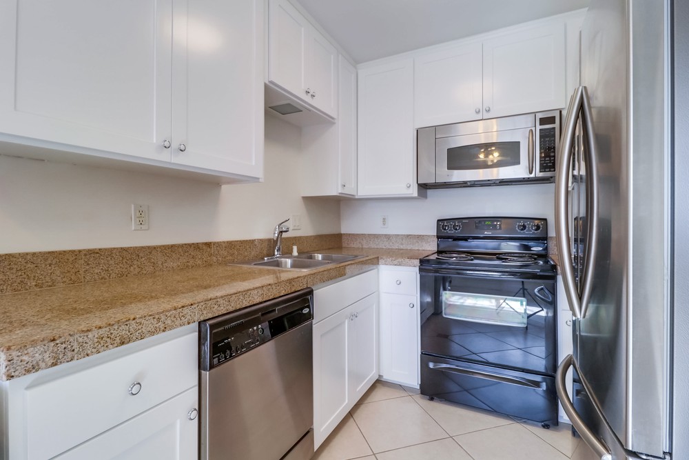 Virtual tour photo 18 of 27 for 3960 Arizona St APT 6