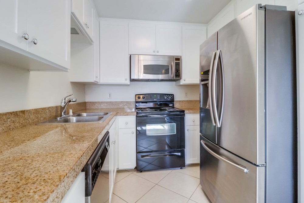 Virtual tour photo 19 of 27 for 3960 Arizona St APT 6