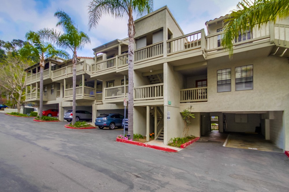 Virtual tour photo 1 of 41 for 3961 Hortensia St
