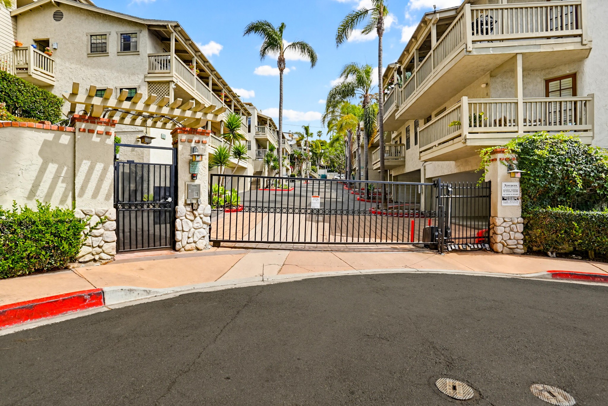 Virtual tour photo 1 of 40 for 3961 Hortensia St