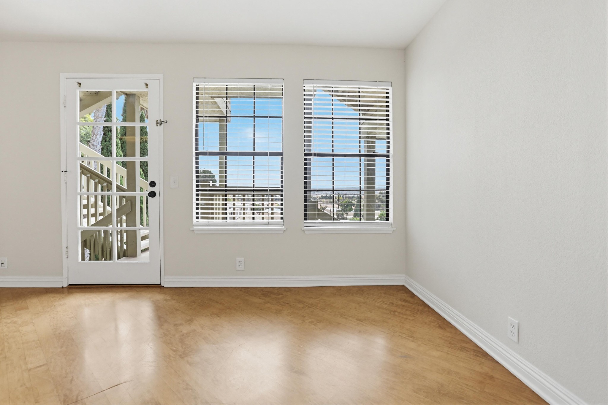 Virtual tour photo 12 of 40 for 3961 Hortensia St