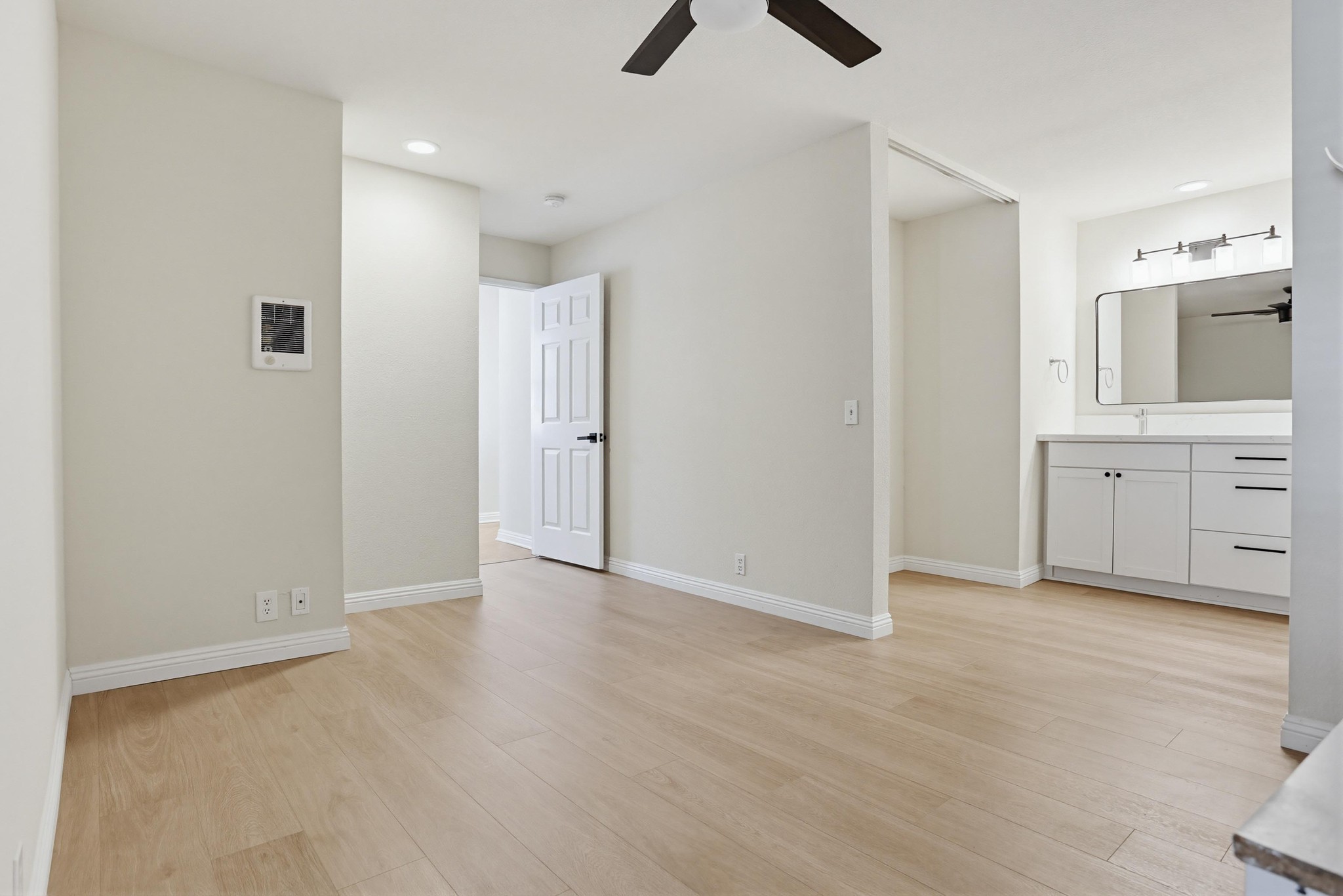 Virtual tour photo 25 of 40 for 3961 Hortensia St