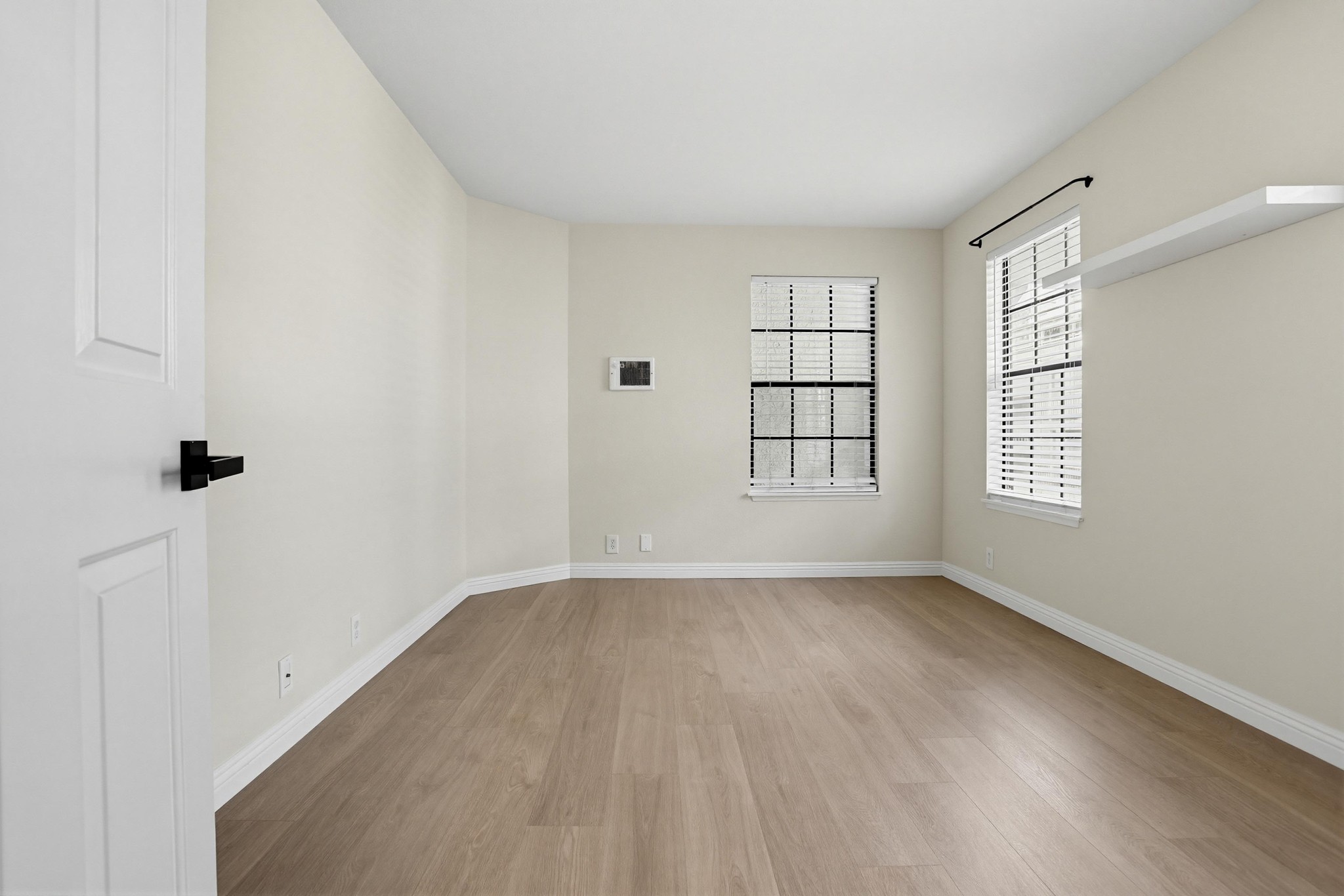 Virtual tour photo 29 of 40 for 3961 Hortensia St