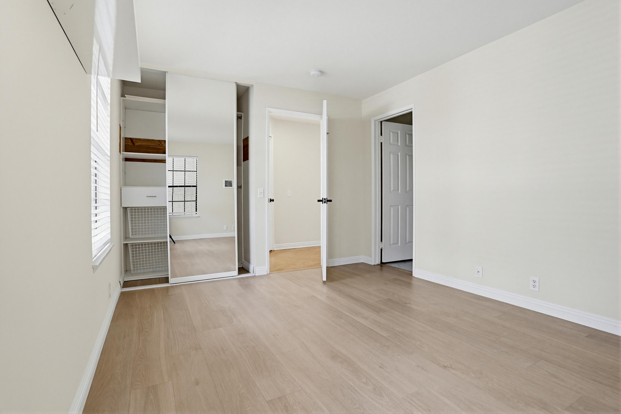 Virtual tour photo 30 of 40 for 3961 Hortensia St