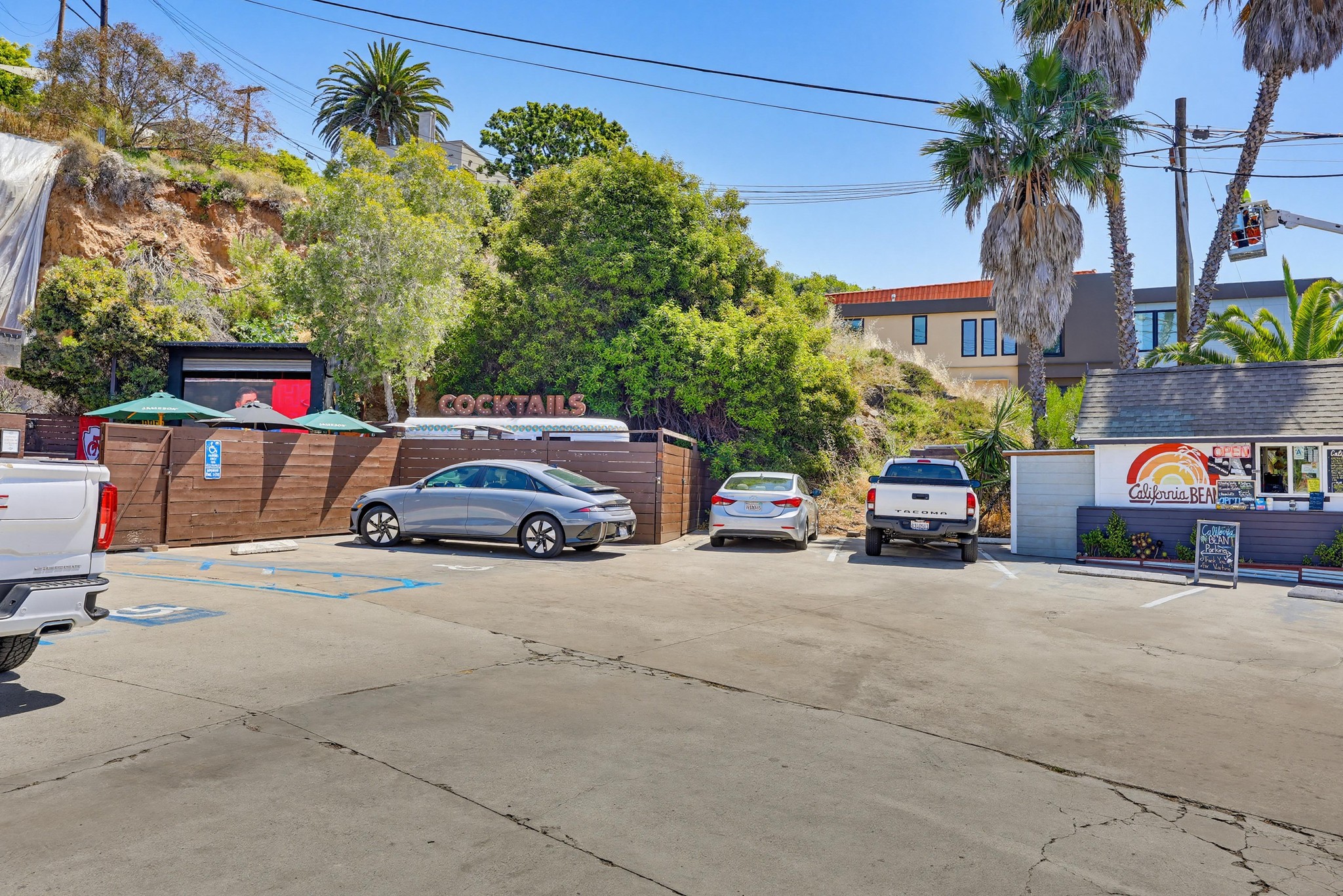 Virtual tour photo 4 of 47 for 3961 Hortensia St