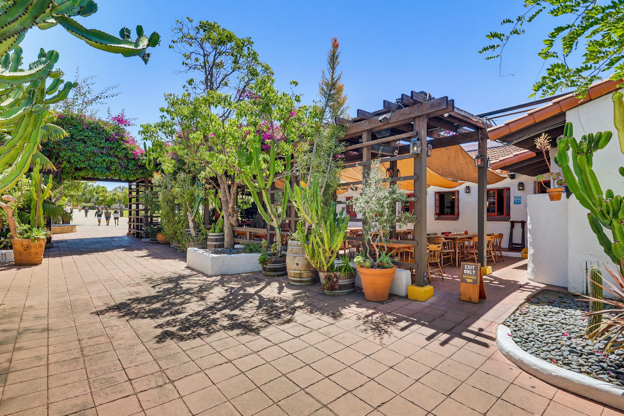 Virtual tour photo 35 of 47 for 3961 Hortensia St