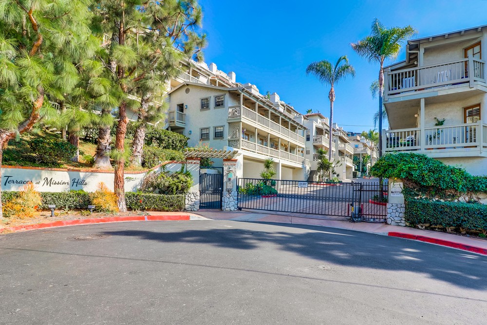 Virtual tour photo 1 of 39 for 3961 Hortensia St APT H7