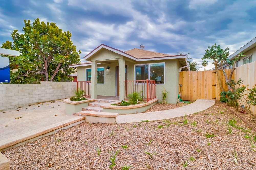 Virtual tour photo 6 of 40 for 3963 Franklin Ave