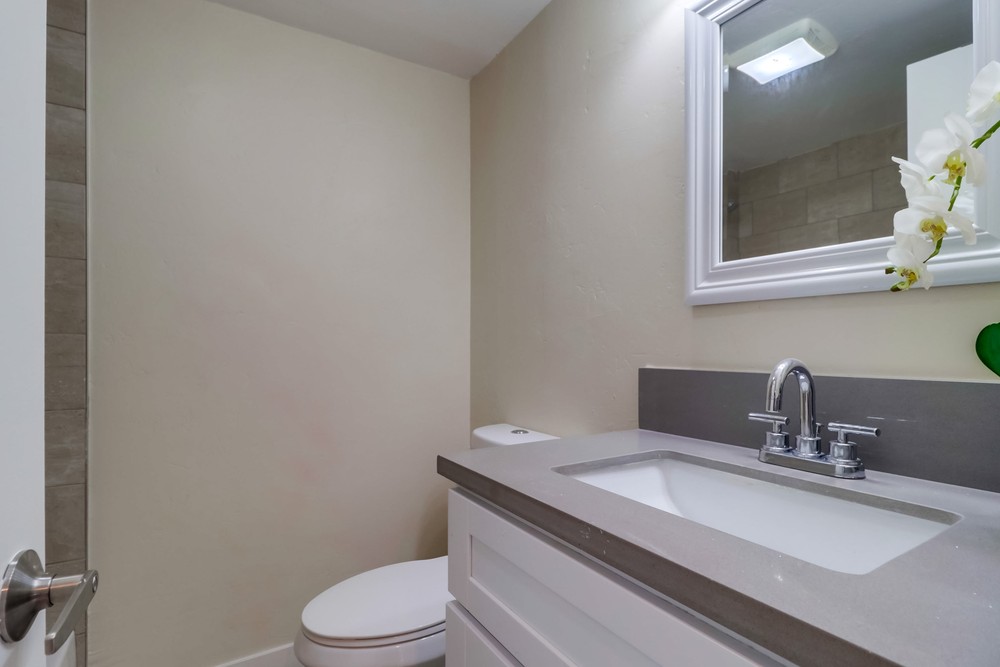 Virtual tour photo 27 of 40 for 3963 Franklin Ave