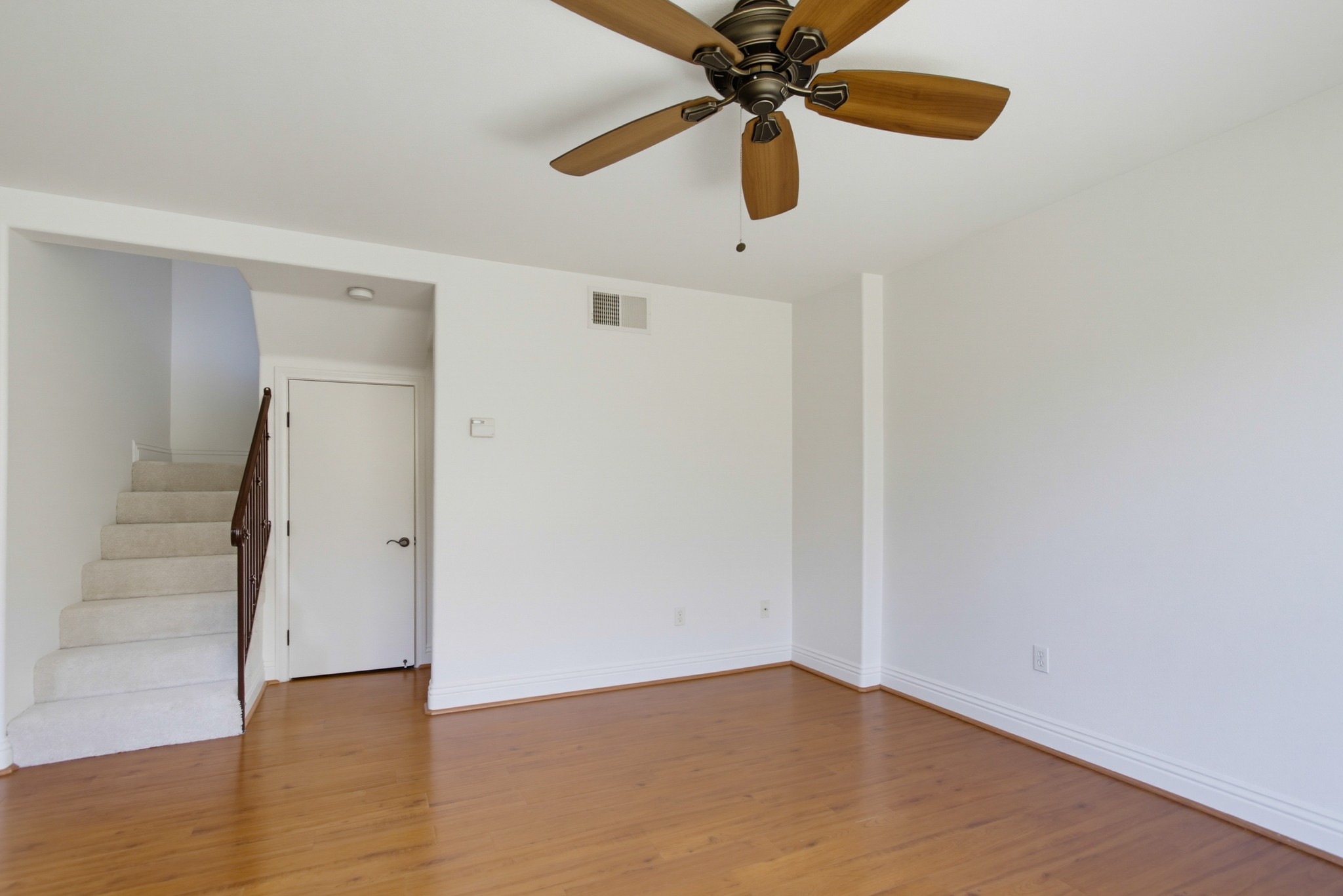 Virtual tour photo 12 of 41 for 3965 Nobel Dr Unit 230