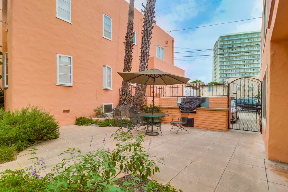 Virtual tour photo 9 of 29 for 3967 Centre St #20