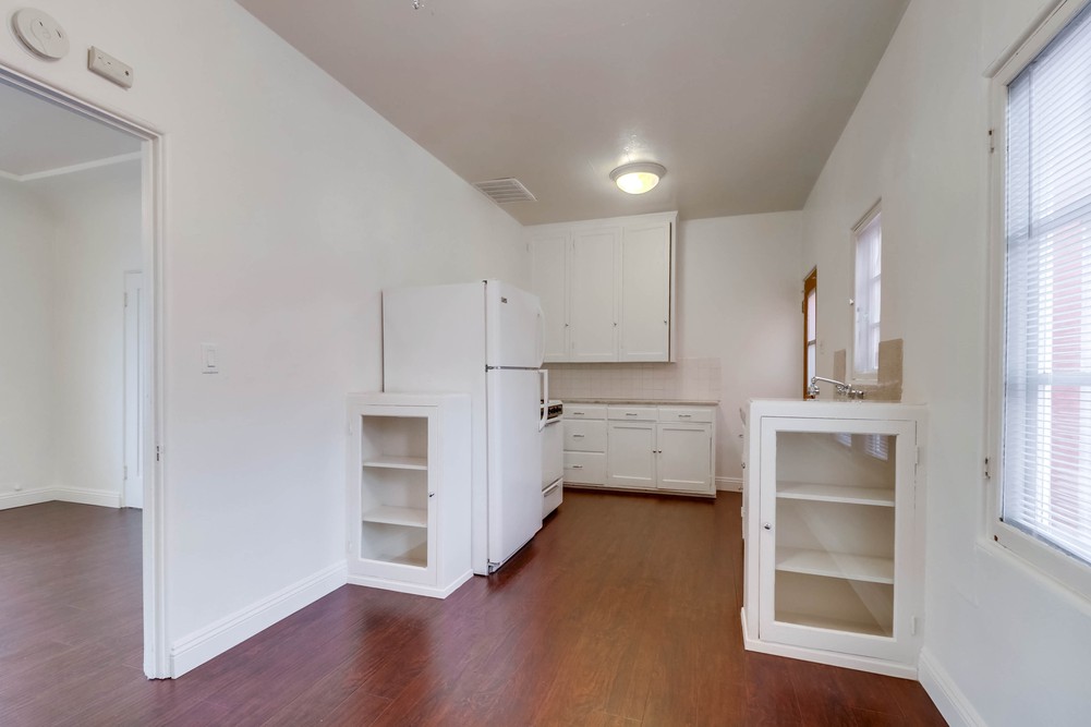 Virtual tour photo 16 of 29 for 3967 Centre St #20