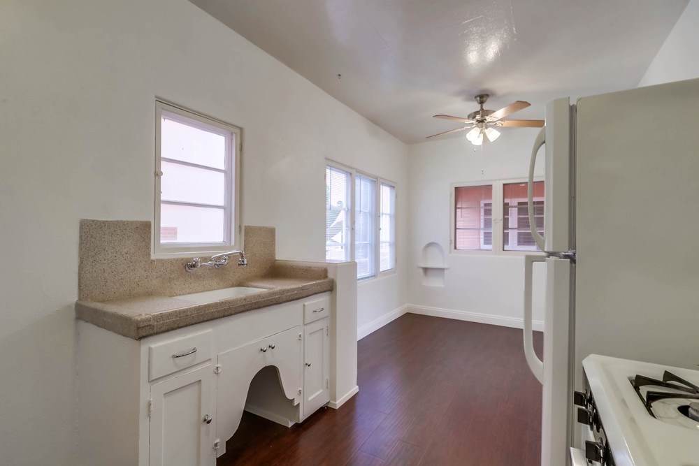 Virtual tour photo 20 of 29 for 3967 Centre St #20