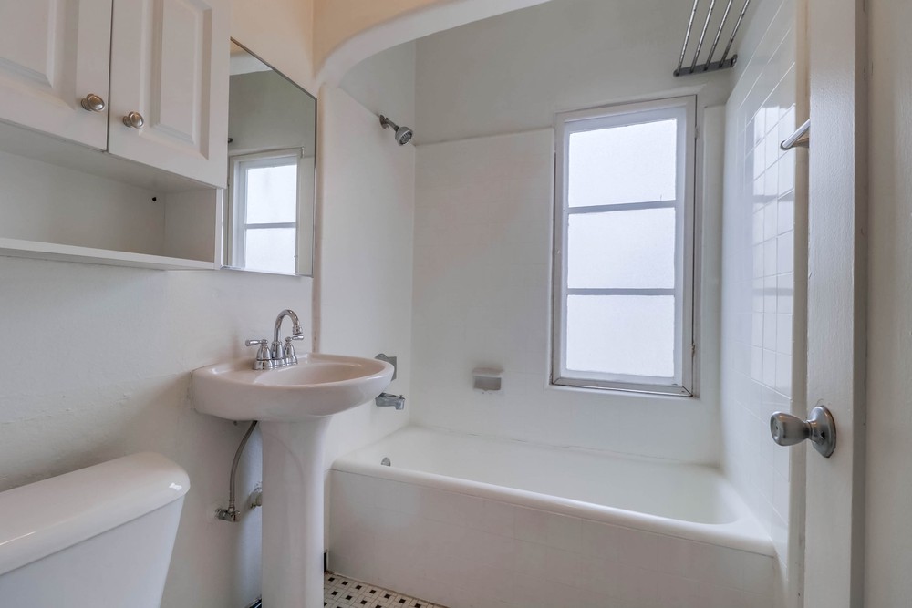 Virtual tour photo 29 of 29 for 3967 Centre St #20