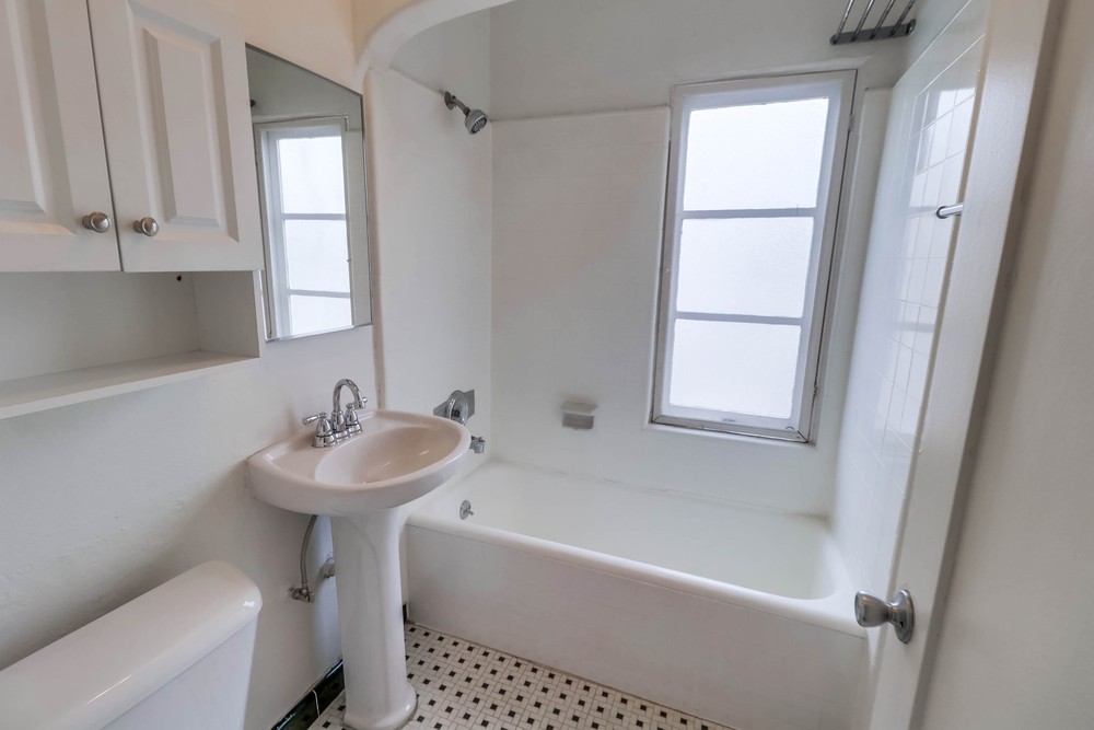 Virtual tour photo 30 of 29 for 3967 Centre St #20