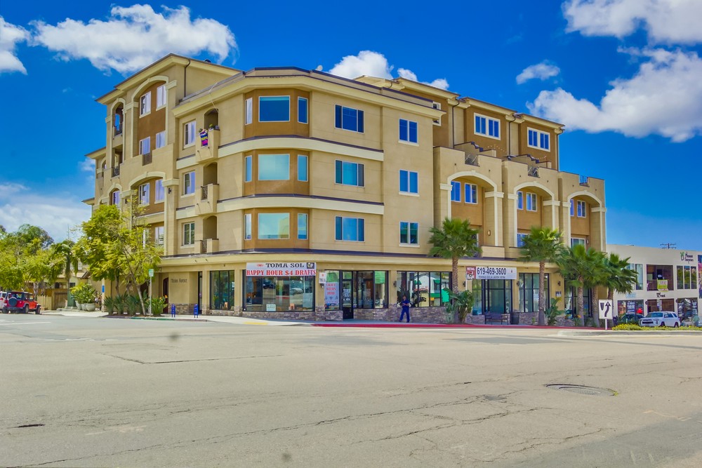 Virtual tour photo 3 of 34 for 3972 Albatross St #202