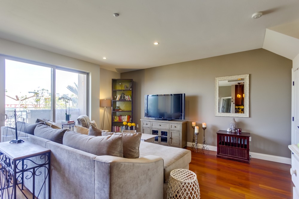Virtual tour photo 8 of 34 for 3972 Albatross St #202