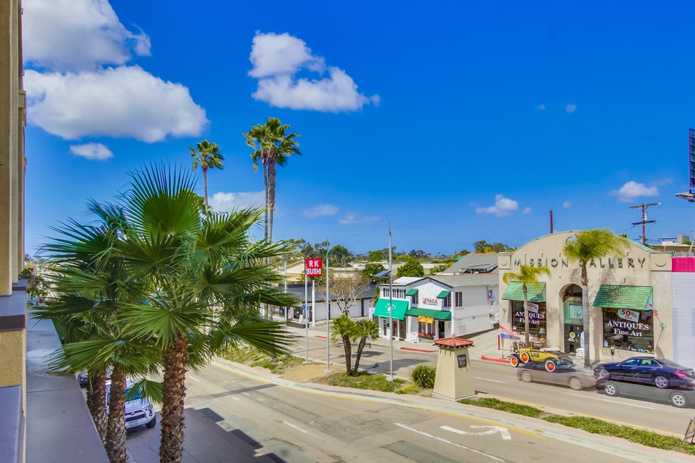 Virtual tour photo 18 of 34 for 3972 Albatross St #202