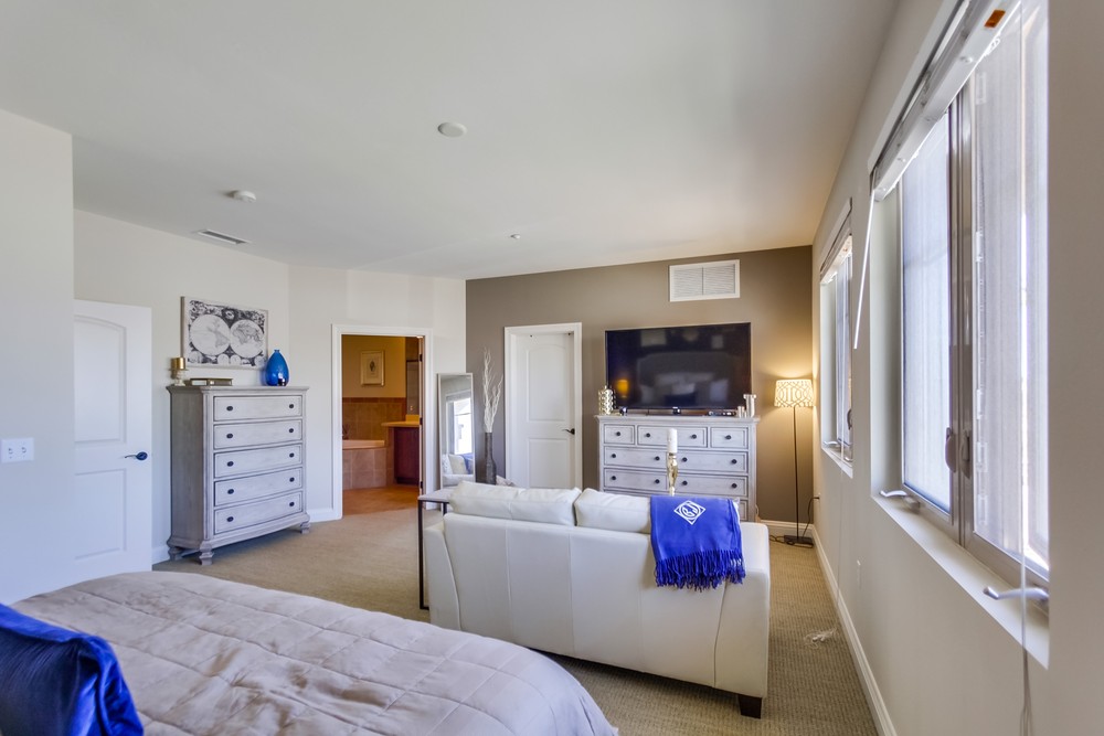 Virtual tour photo 23 of 34 for 3972 Albatross St #202
