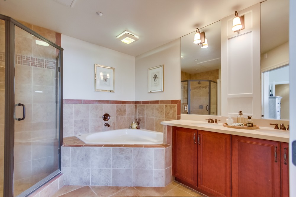 Virtual tour photo 25 of 34 for 3972 Albatross St #202
