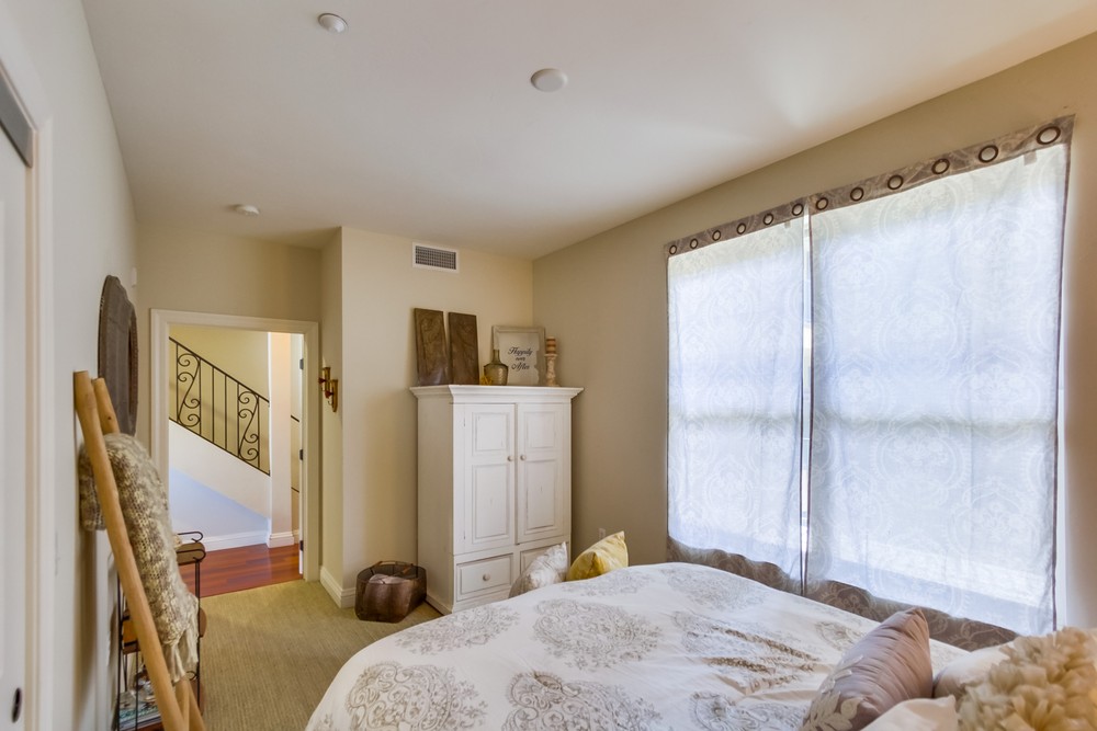 Virtual tour photo 31 of 34 for 3972 Albatross St #202