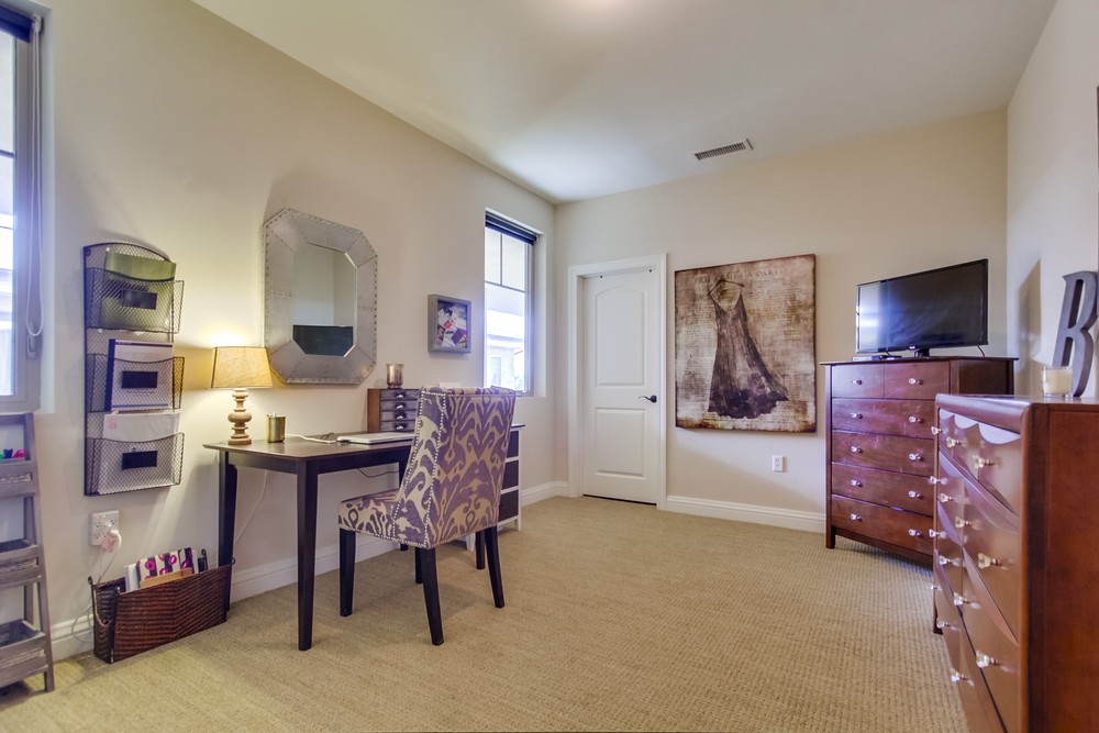 Virtual tour photo 32 of 34 for 3972 Albatross St #202