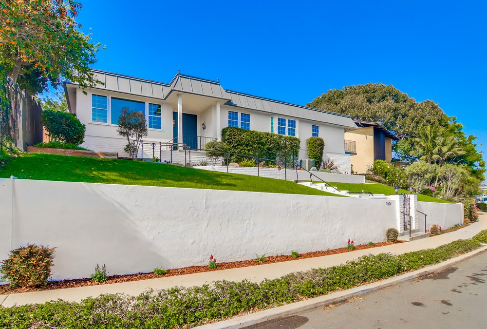 Virtual tour photo 3 of 89 for 3974 La Cresta Dr