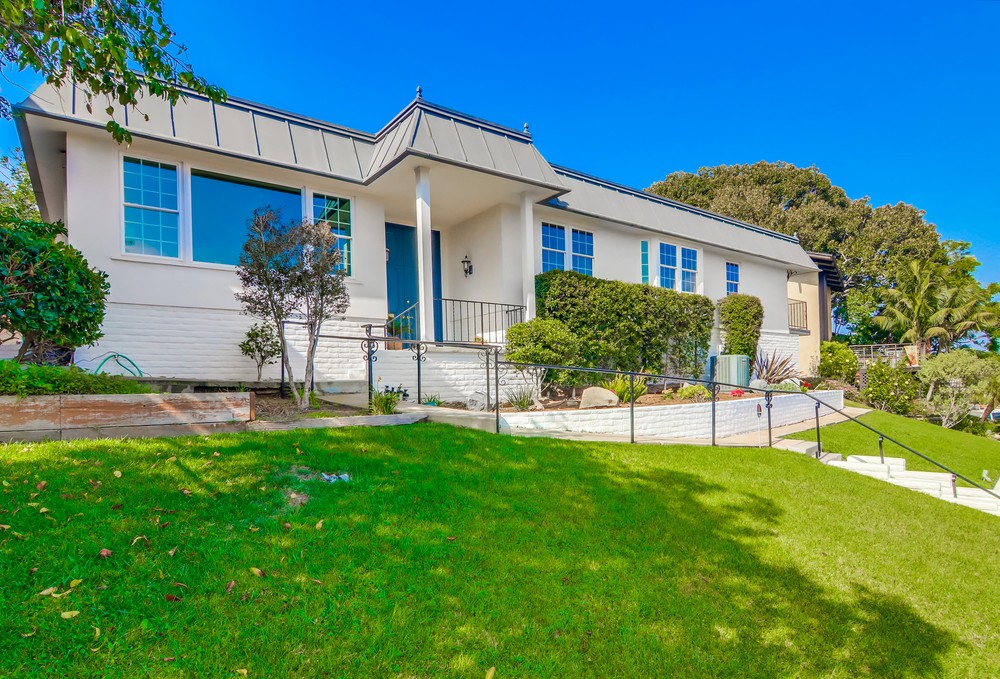 Virtual tour photo 5 of 89 for 3974 La Cresta Dr