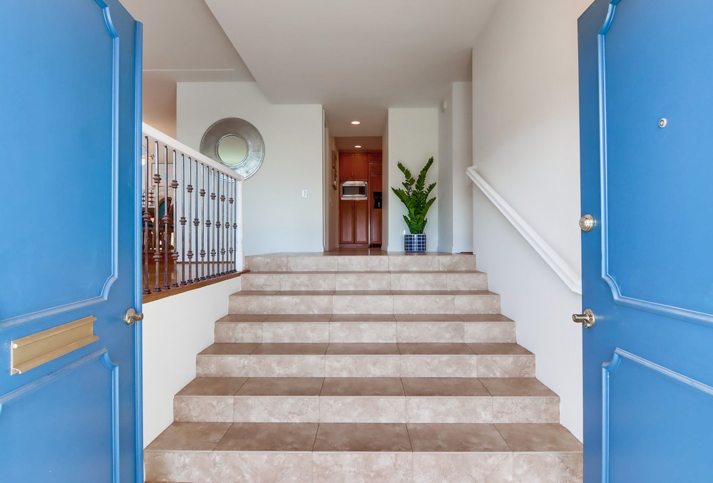 Virtual tour photo 8 of 89 for 3974 La Cresta Dr