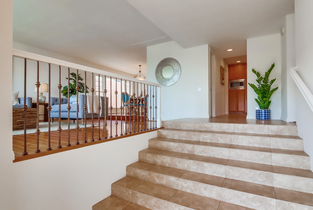 Virtual tour photo 9 of 89 for 3974 La Cresta Dr