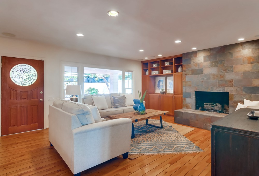 Virtual tour photo 25 of 89 for 3974 La Cresta Dr