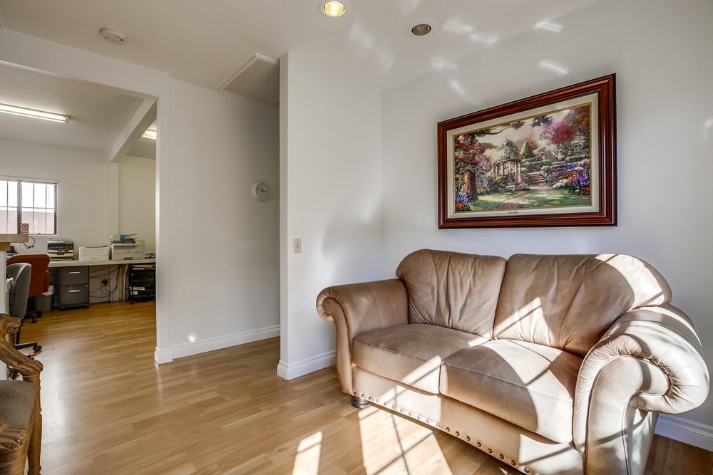 Virtual tour photo 34 of 61 for 3975 Front St