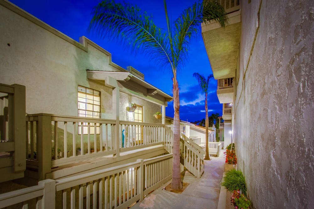 Virtual tour photo 1 of 58 for 3975 Hortensia St